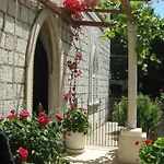 House Boninovo