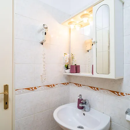 House Boninovo Gæstehus 3*