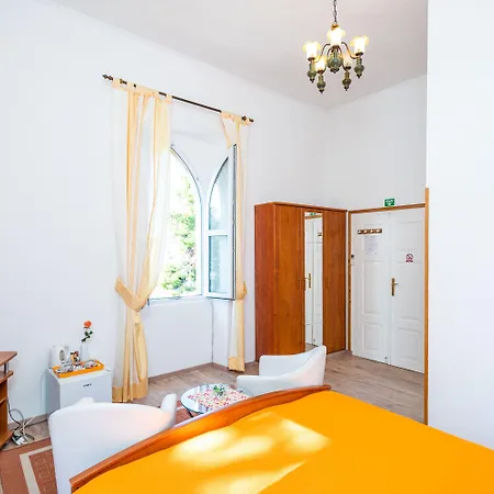 Pensión House Boninovo (adults Only) 3*